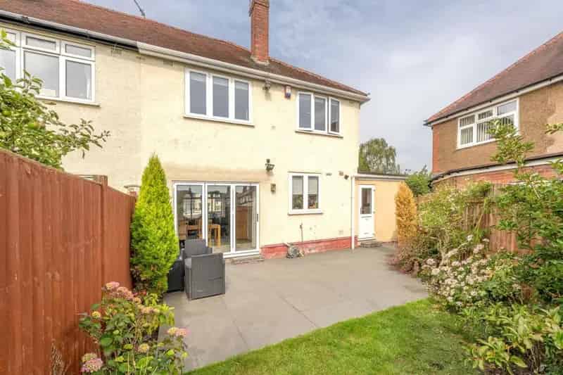 3 Bed Extended Family Home For Sale