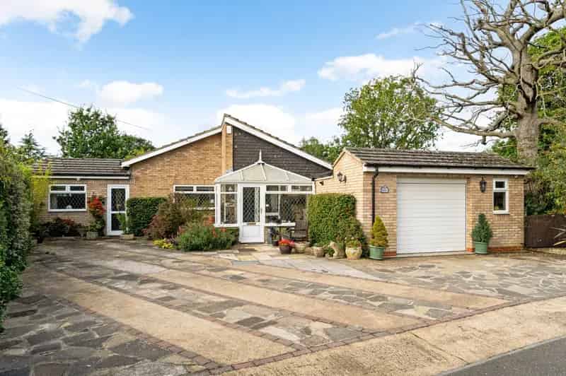2 Bedroom Detached Bungalow for Sale in St Albans