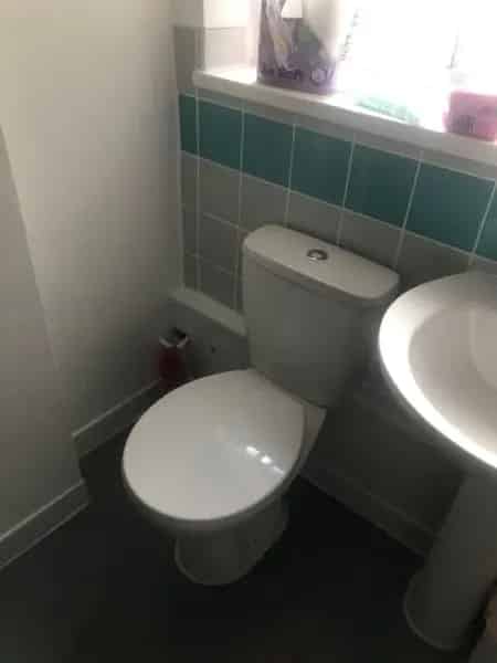 House with New Kitchen and Bathroom Garden Parking