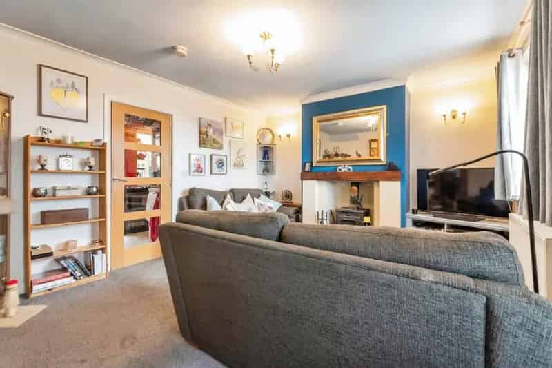 Semi Detached House Carlton Scroop Three Bedrooms