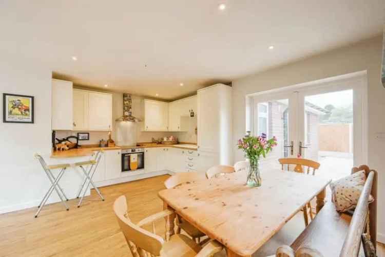 Well Appointed 3 Bed Detached House in Denstone