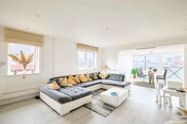 Flat for sale in William Morris Way, Fulham SW6