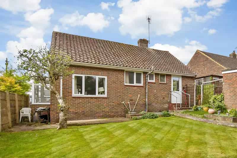 2 Bedroom Detached Bungalow Arundel For Sale
