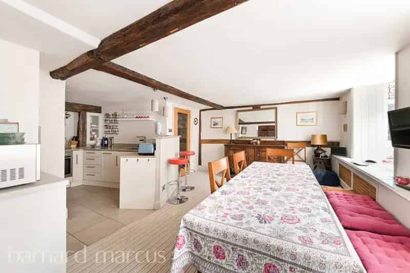 16th Century Home near London with Modern Updates
