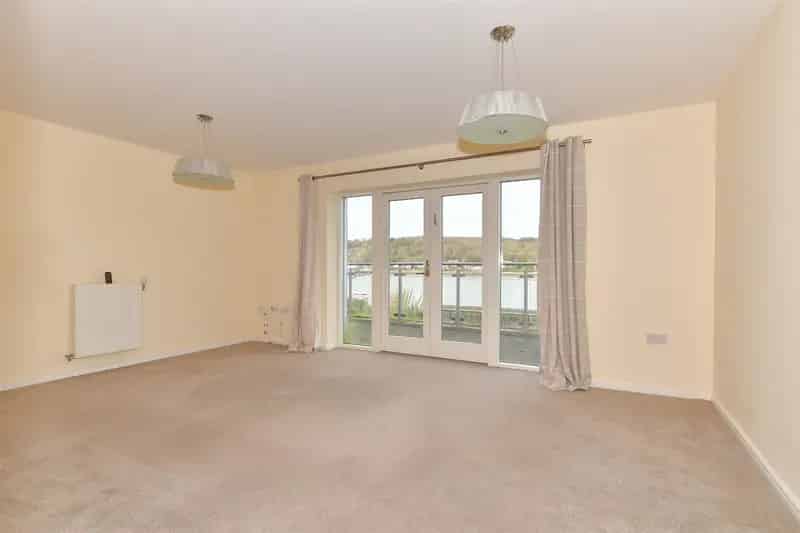 5 Bedroom Semi-Detached House for Sale St Mary's Island