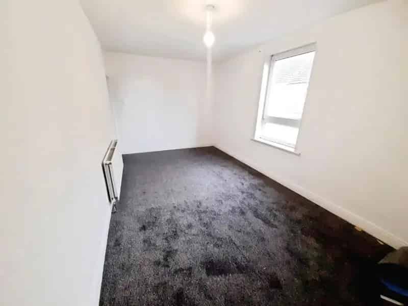 2 Bed Mid Terrace House for Sale No Onward Chain