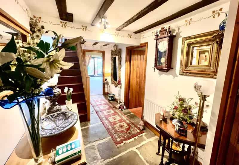 2-Bed Character Cottage for Sale Wordsworth Court
