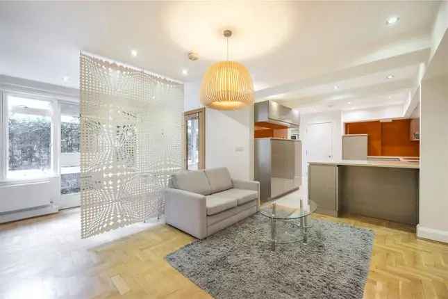 Flat for sale in Montagu Square, Marylebone, London W1H