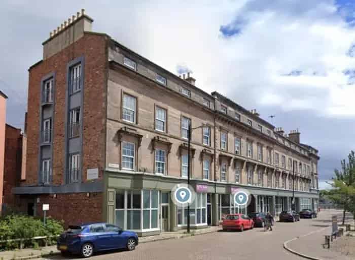 2 Bed Flat Central Birkenhead Close Amenities Transport