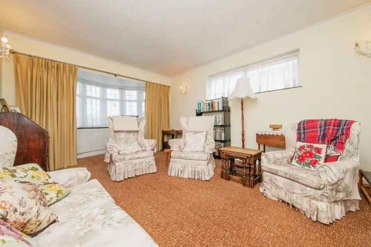 3 Bed House in Harwich with Garage and Garden