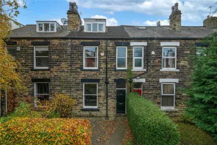 House For Sale in Leeds, England