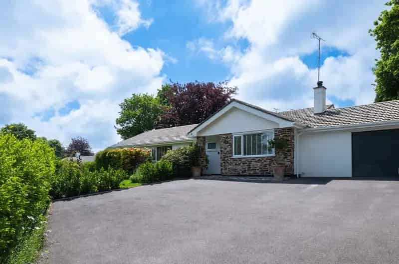 3 Bedroom Detached Bungalow to Rent in Truro Kenwyn