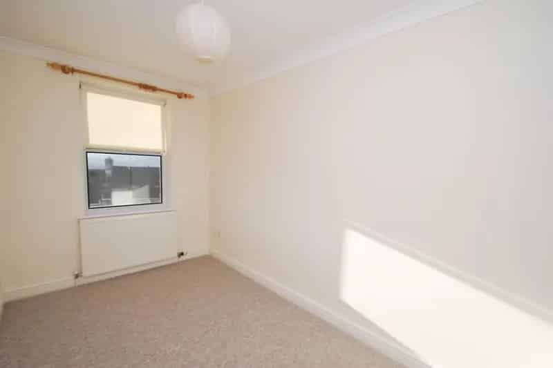 Two Bedroom Apartment Near Bath City Centre