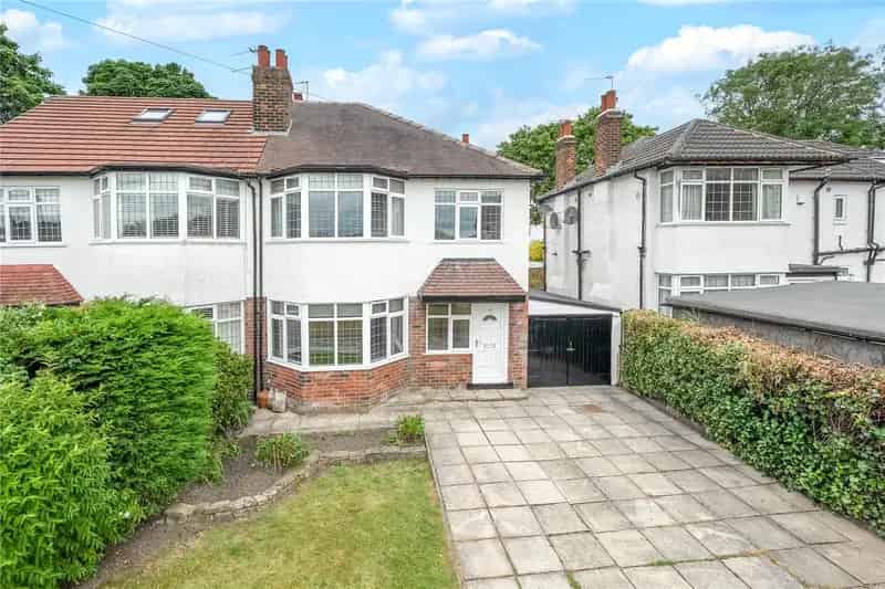 3 Bedroom Semi-Detached Home in Prime Cul-de-Sac Location