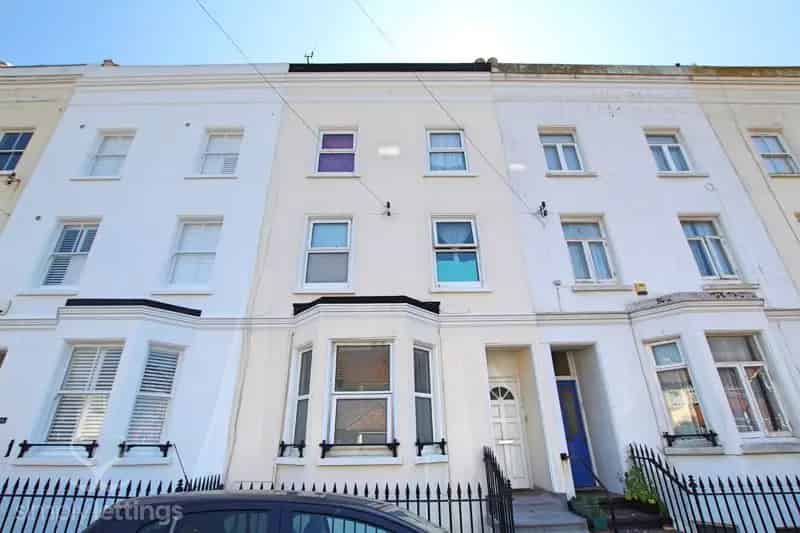 1 Bedroom Flat to Rent East Kemp Town Gas Electric Water Included