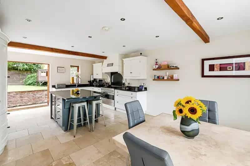 5 Bedroom Semi-Detached House for Sale