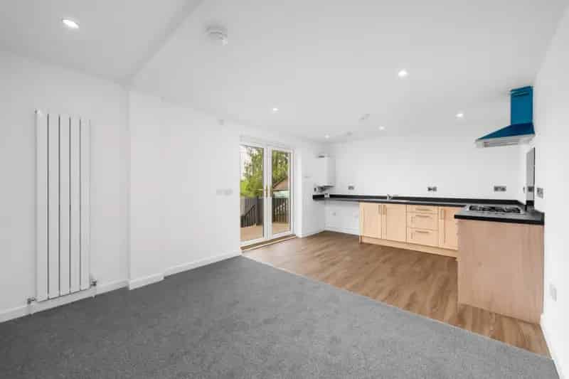 3 Bedroom Flat To Rent