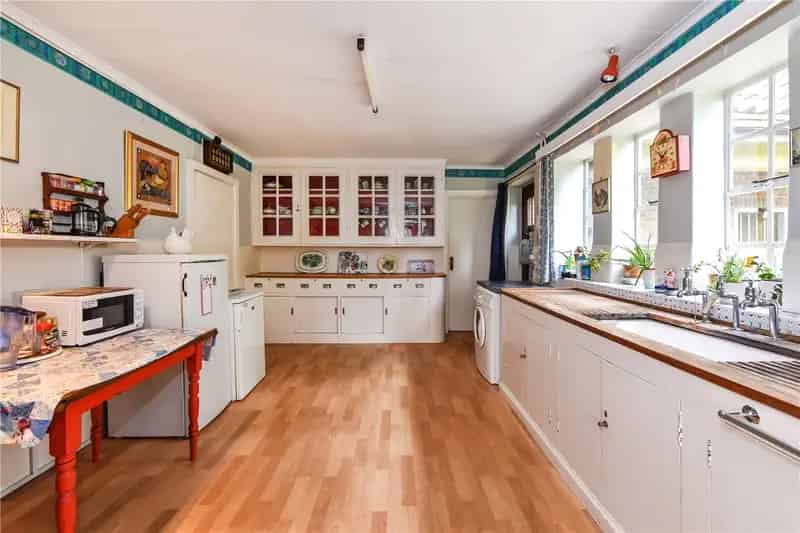 8 Bedroom Detached House in Rake with Stunning Views