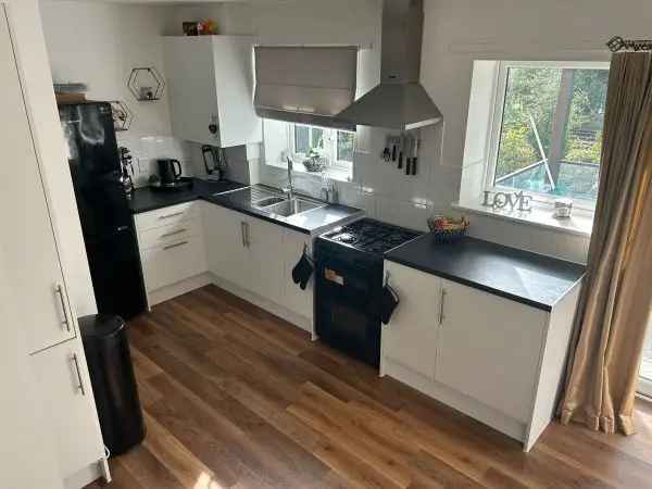 Flat For Rent in Sevenoaks, England