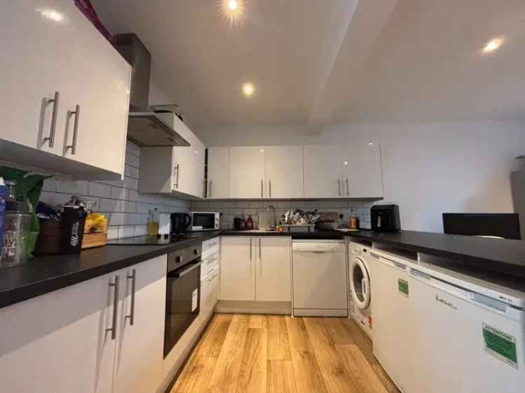 6 Bedroom Student House to Rent Near Sussex and Brighton Universities
