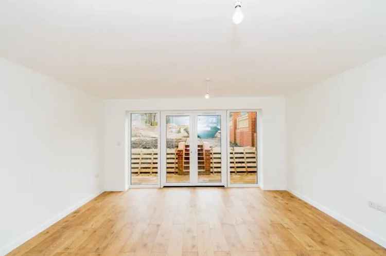 2 Bed Semi Detached House Colden Common