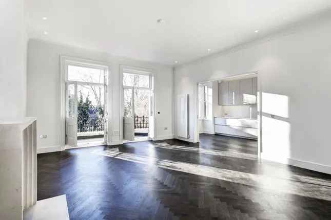 Flat for sale in Hamilton Terrace, London NW8