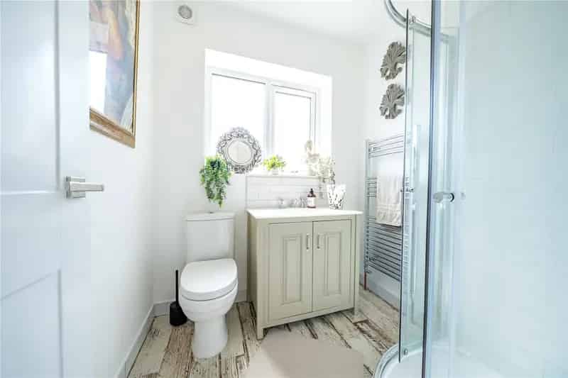 3-Bed Extended Dormer Bungalow Refurbished Family Home