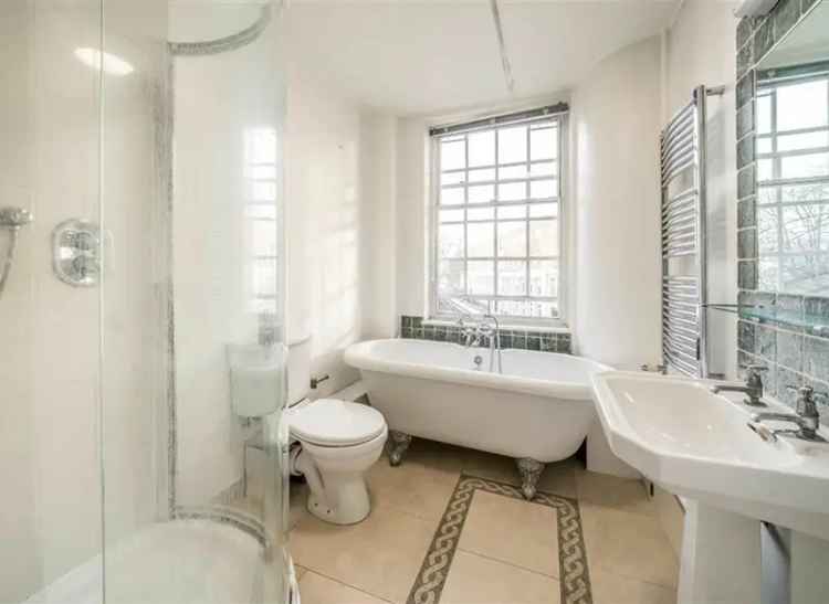 Three Bedroom Property Near South Kensington and Sloane Square