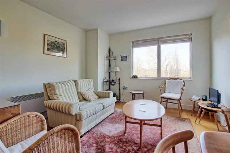 1 Bedroom Apartment Cambridge - Modern Open Plan Living