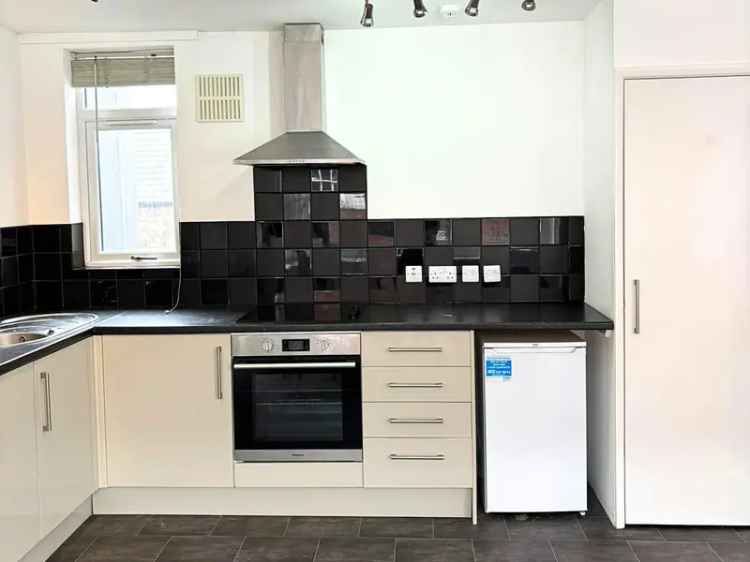 2 Bed High Street Apartment Lincoln - Available Now