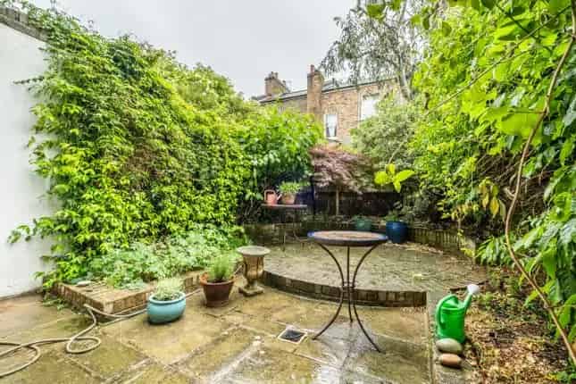 3 Bedroom Terraced House for Sale in London N1