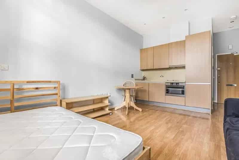 Bromyard House Studio Apartment - Modern and Spacious