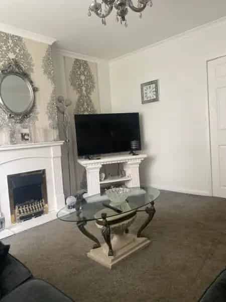 3 Bedroom House with Out House