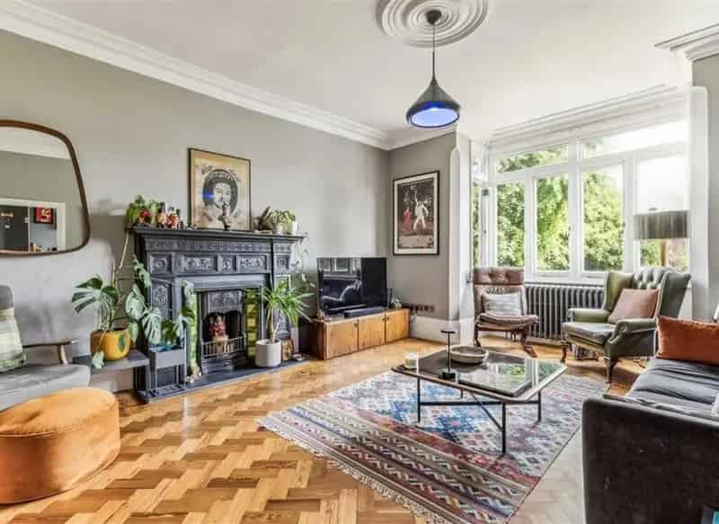 Stunning One Bedroom Flat Micheldever Road South Facing Garden