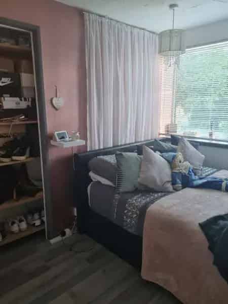 Large 2 Bed Flat with Private Garden and Shed