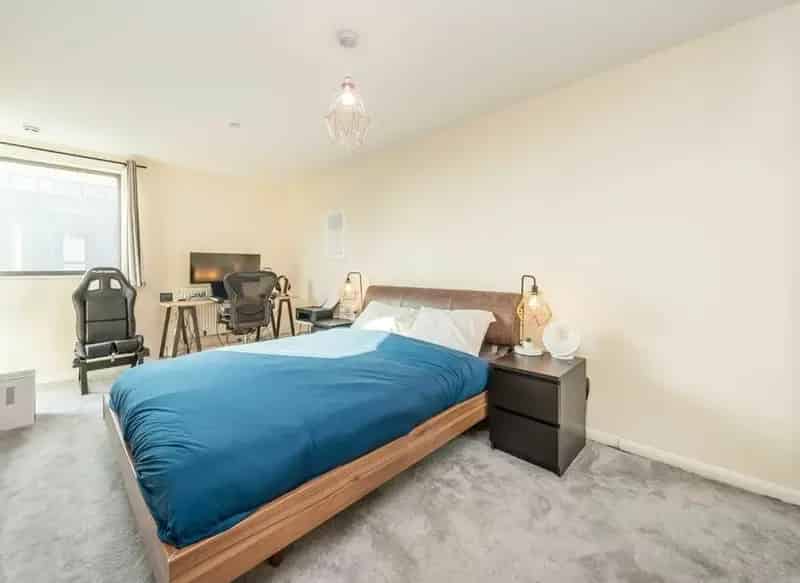 Spacious One Bedroom Apartment Near Canary Wharf