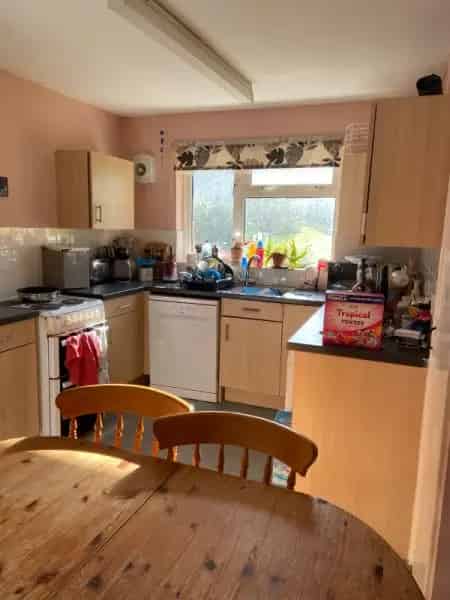 3 Bedroom House Near School Shops and Parks
