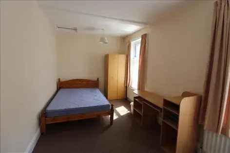 4 Bedroom Student House Near Solent University