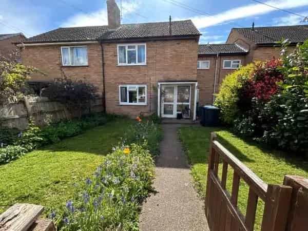 3 Bedroom House  Newly Renovated Bathroom Private Garden