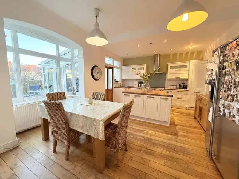 4 Bedroom Semi-Detached House for Sale