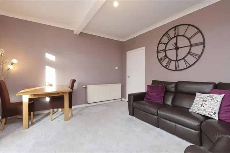 2 Bed Flat Ground Floor Edinburgh Slateford Private Garden Modern Kitchen