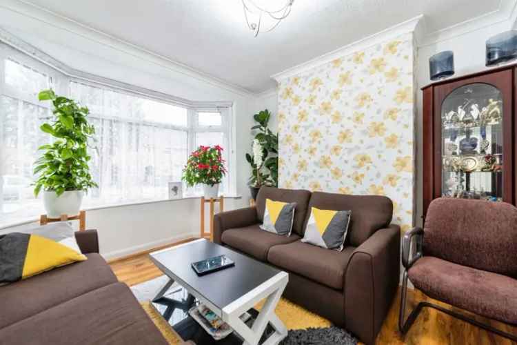 Three Bedroom Semi Detached House Near Newark Town Centre