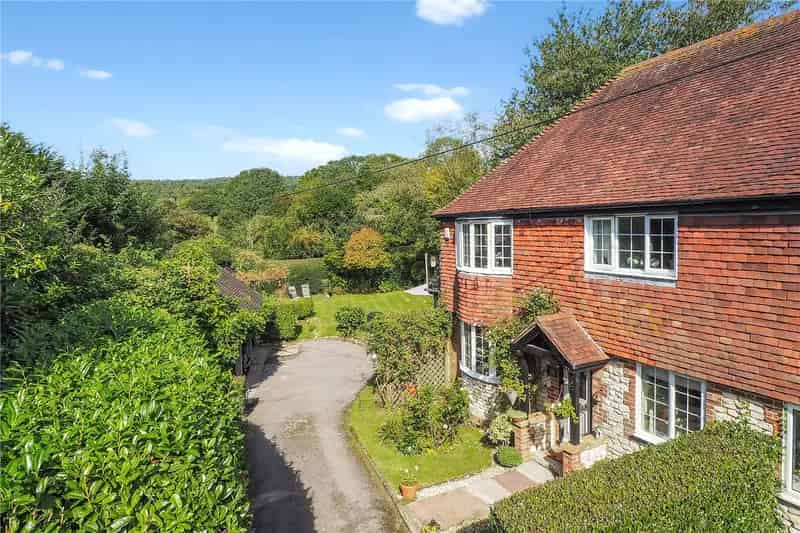 3 Bedroom Semi-Detached Cottage in Steep