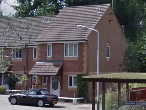 2 Bed House Near Hospital Large Garden GCH Drive