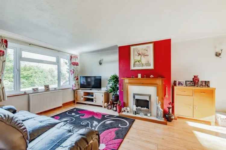 Four Bedroom Semi Detached House East Grinstead