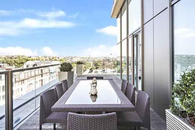 Flat for sale in Kensington High Street, London W14