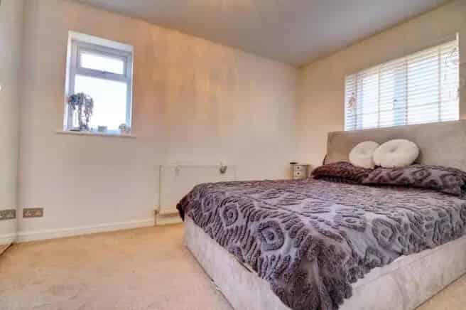 One Bedroom End Terrace House Downley High Wycombe Available April 1st 2025