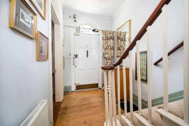 3 Bed Grade II Listed Town House For Sale