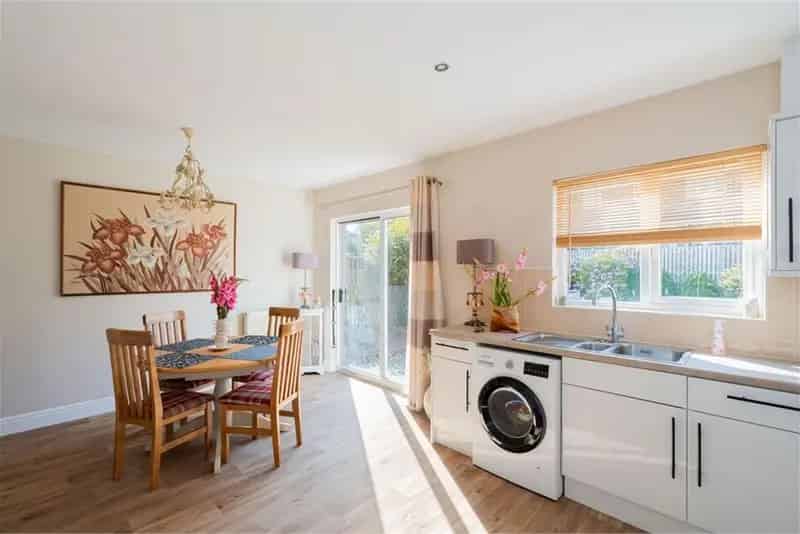 4 Bed Detached House with Open City Views and Garage