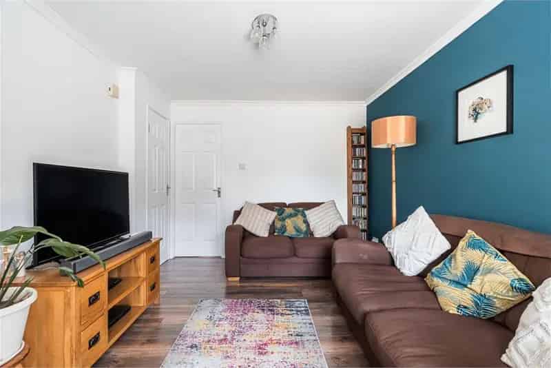 2 Bed House Terraced with 2 Reception Rooms and Garden